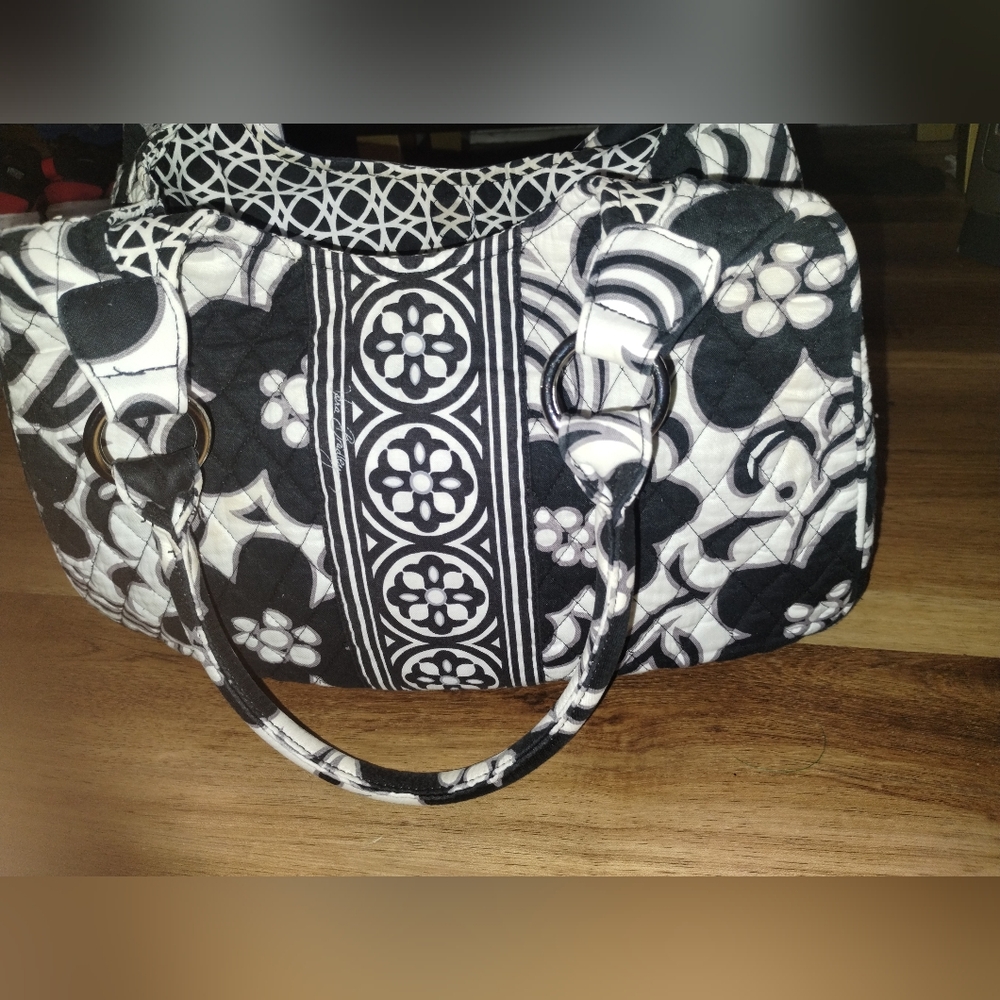 Vera Bradley Black And White Floral Purse - Picture 4 of 11